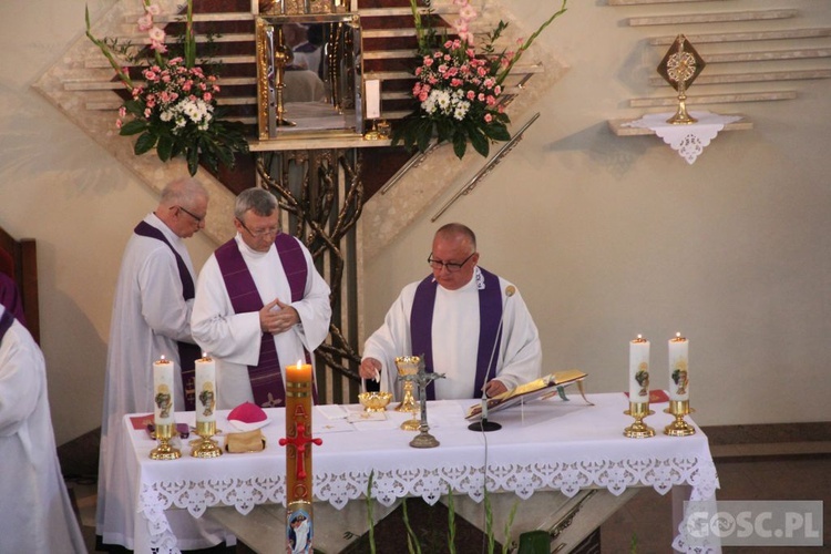 Ostatnie pożegnanie śp. ks. Romana Jarosza