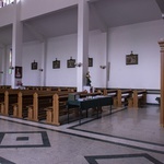 Wyspa Sobieszewska. Datkomat w kościele Matki Boskiej Saletyńskiej