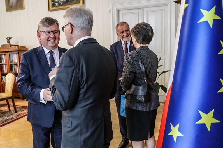 Odznaczenia dla konsulów Węgier i Francji