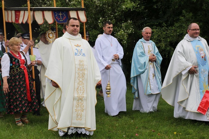 Cisiec i Kamesznica u Matki Bożej Szkaplerznej na Grapce