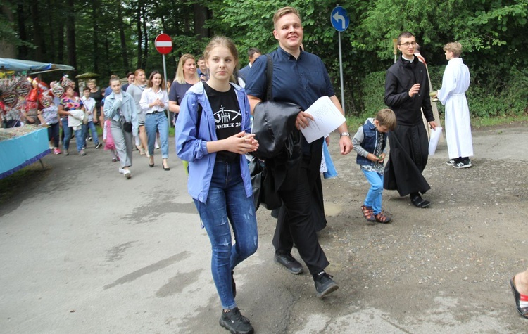 Cisiec i Kamesznica u Matki Bożej Szkaplerznej na Grapce