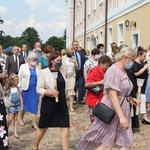 Figura Matki Bożej Szkaplerznej Pośredniczki Łask Wszelkich w Głębowicach