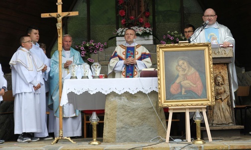 Msza św. na Grapce przy kaplicy Matki Bożej Szkaplerznej.