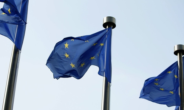 Szczyt UE: Poszanowanie dla praworządności powiązane z budżetem