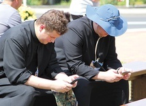 Z aplikacji umożliwiającej modlitewne wsparcie mogą korzystać użytkownicy na całym świecie.