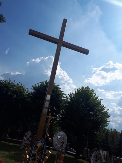 Lipiec z Męskim Różańcem