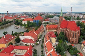 Taras widokowy  na katedralnej wieży jest nieczynny w poniedziałki. Od wtorku do piątku dostępny jest od 11.00  do 16.30, w soboty od 10.00 do 16.30, w niedziele od 14.00  do 17.00.