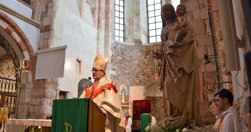 Mszy św. odpustowej przewodniczył bp Andrzej Przybylski.