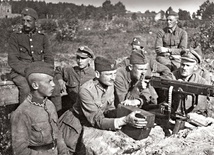 Wojna polsko-bolszewicka 1920 r. Polscy żołnierze na pozycjach pod Miłosną.