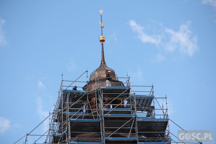 Wkrótce zniknie górna część rusztowania wieży katedralnej