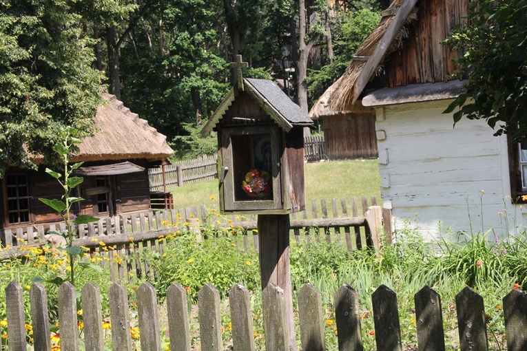 Skansen, to nie tylko wiele atrakcji dla całych rodzin, ale również idealne miejsce na relaks i spacer.