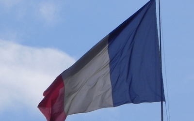 Protesty we Francji po śmierci 23-latki wleczonej za samochodem po wypadku