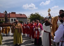 Błogosławieństwo relikwiami św. Jakuba.