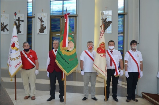 Pielgrzymka honorowych dawców krwi i szpiku kostnego do Łagiewnik