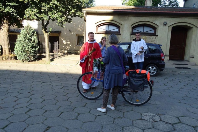 Poświęcenie samochodów we Wschowie