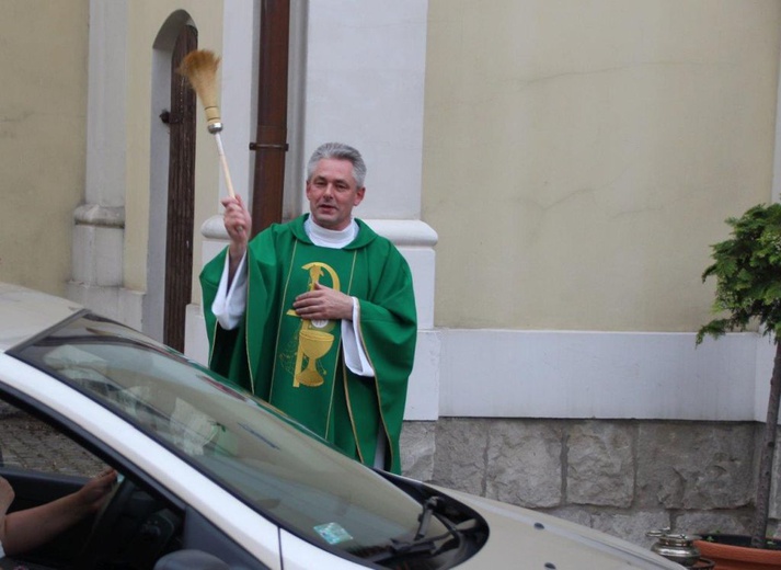 Poświęcenie samochodów we Wschowie