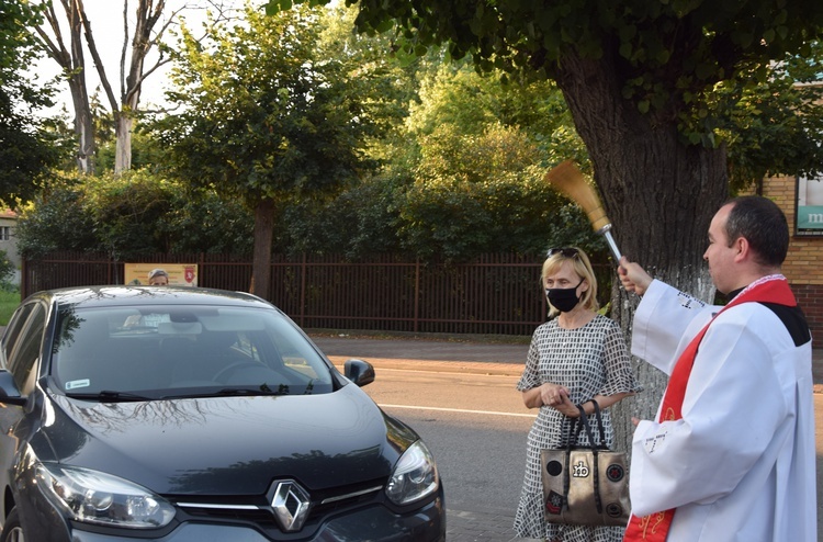 Zbiórka na auta dla misjonarzy