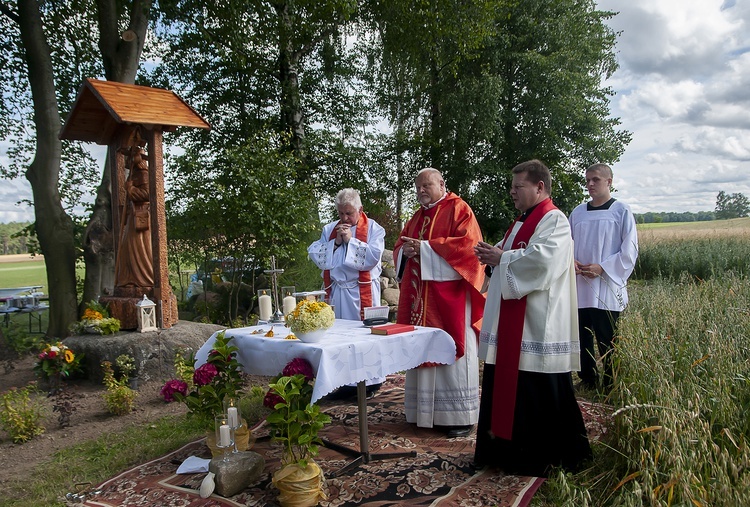 Figura św. Jakuba w Karsince