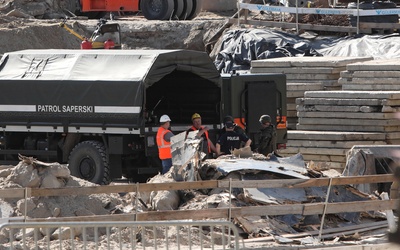 Warszawa. Wydobyto niewybuch znaleziony na Bródnie