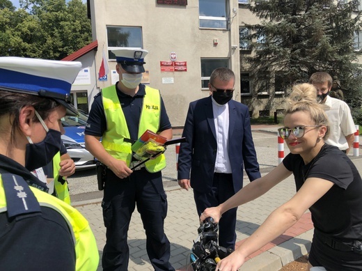 Akcja Policji i Caritas - ze św. Krzysztofem - w Bielsku-Białej 2020