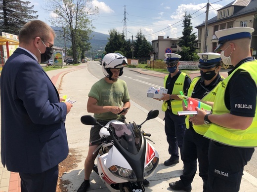 Akcja Policji i Caritas - ze św. Krzysztofem - w Bielsku-Białej 2020