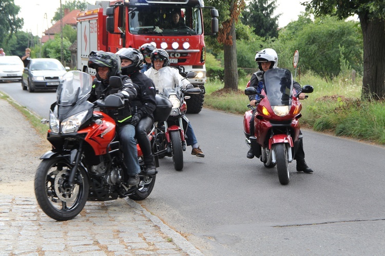 Motocykliści u św. Walentego w Lubiążu