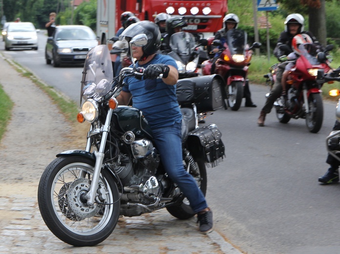 Motocykliści u św. Walentego w Lubiążu