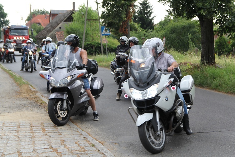 Motocykliści u św. Walentego w Lubiążu