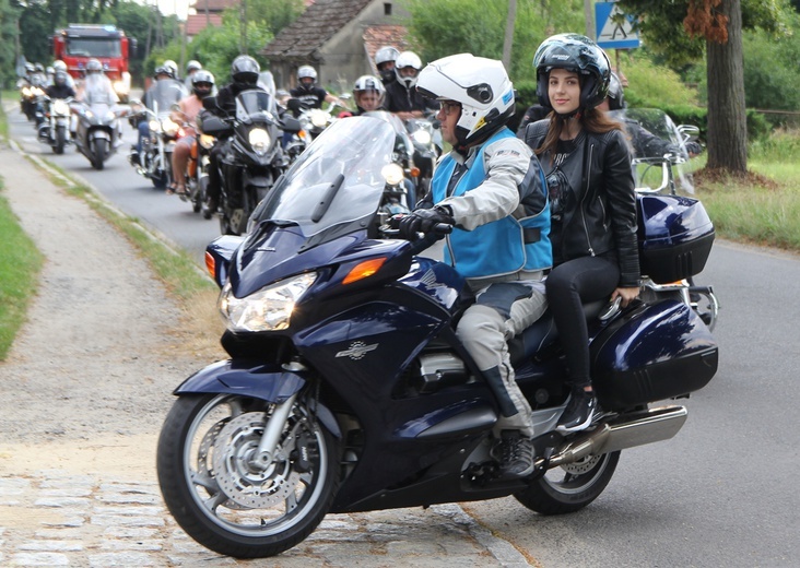 Motocykliści u św. Walentego w Lubiążu