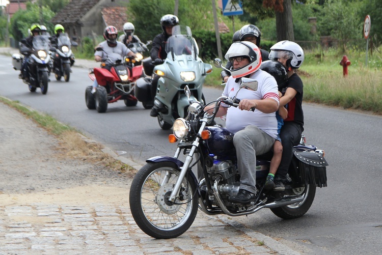 Motocykliści u św. Walentego w Lubiążu