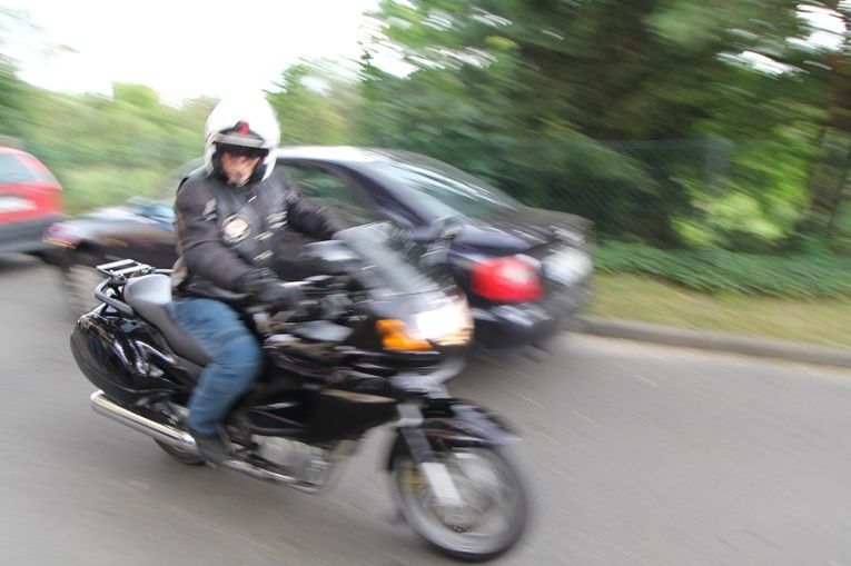 Motocykliści u św. Walentego w Lubiążu