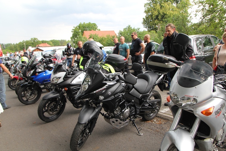 Motocykliści u św. Walentego w Lubiążu