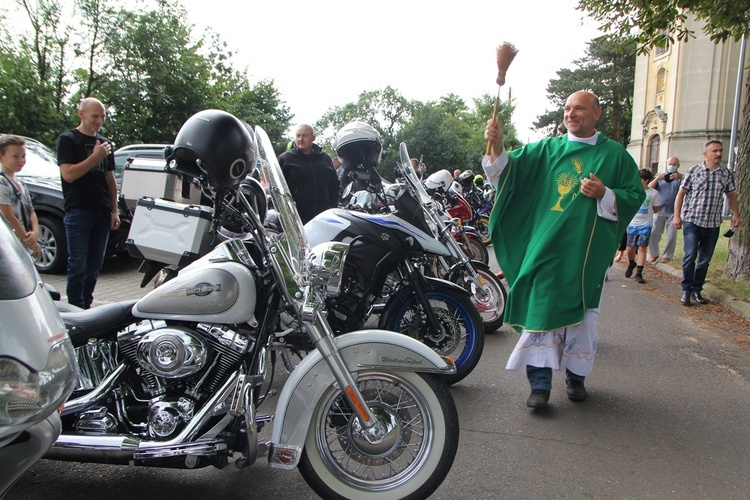 Motocykliści u św. Walentego w Lubiążu