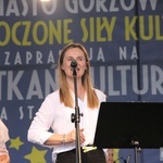 Gorzów Wlkp. Koncert zespołu Nowonarodzeni przy katedrze