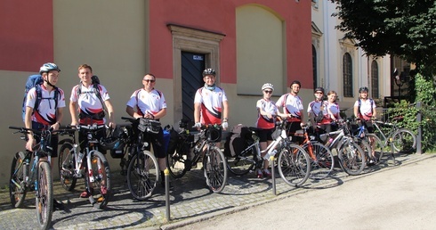 Już przygotowują się do ŚDM w Lizbonie. Rowerowa pielgrzymka drogą św. Jakuba