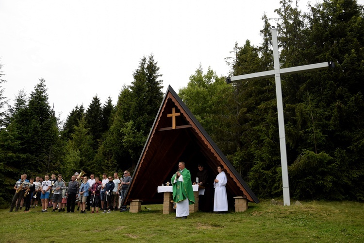 Eucharystii przewodniczył ks. Paweł Legutko, proboszcz z Ochotnicy Dolnej.