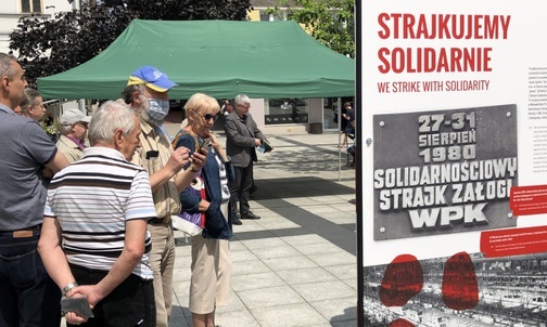 Archiwalne zdjęcia przywołują atmosferę wydarzeń sprzed 40 lat.