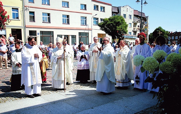 Obchody odbyły się w niedzielę 26 lipca przy licznym udziale duchowieństwa.