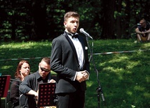 Ostatnio na scenie wystąpił zespół Bogna Band wraz z solistą Arkadiuszem Anyszką.