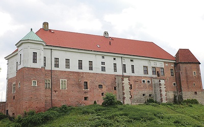 Widok zachodniej części sandomierskiego zamku.