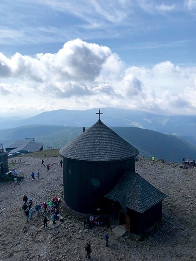 ▲	Kaplica św. Wawrzyńca zaprasza na odpust.