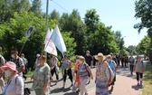 Pątnicy po nocnym marszu dotarli do Domu św. Faustyny 