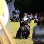 Pątnicy po nocnym marszu dotarli do Domu św. Faustyny 