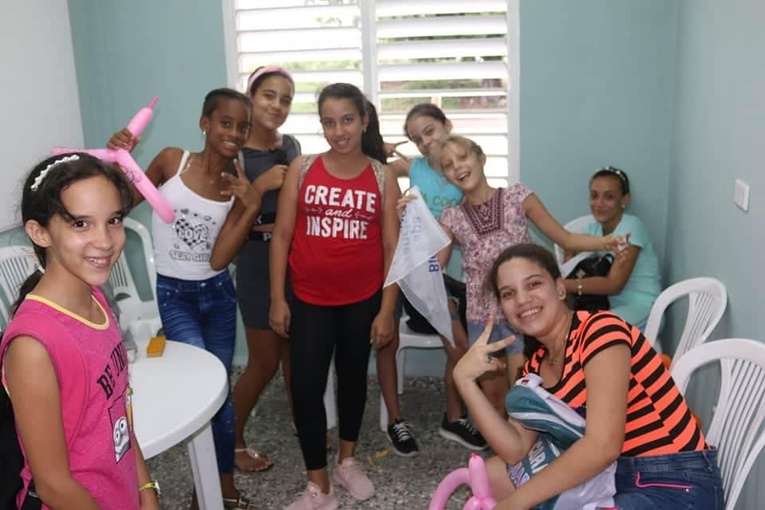 Pomoc dla dzieci na Kubie