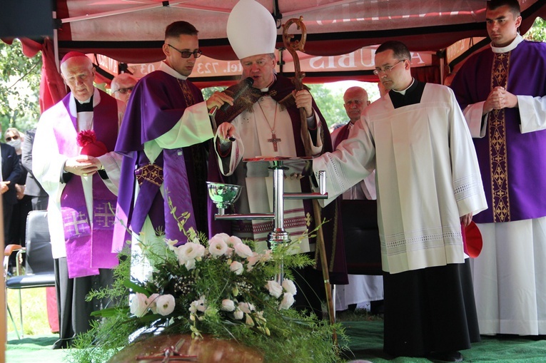 Uroczystości pogrzebowe śp. ks. Wincentego Tokarza