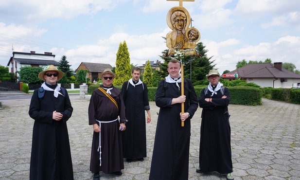 Rybnik. Pięciu kapłanów wyruszyło na Jasną Górę