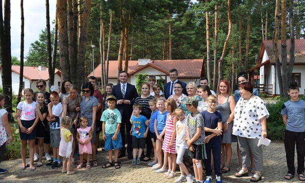 Bojanów. Minister Ziobro u rodzin na turnusach Caritas