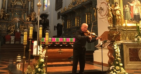 Wybitny polski skrzypek zachwycił publiczność.