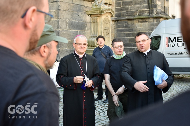 Pożegnanie pieszych pątników pieszej pielgrzymki na Jasną Górę