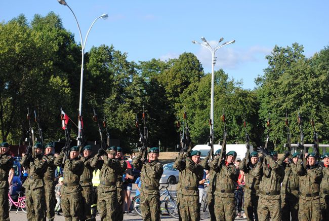 Stalowa Wola. IX Rajd Honoru